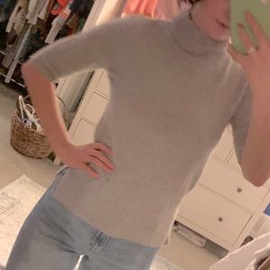 Turtle neck short sleeve sweater